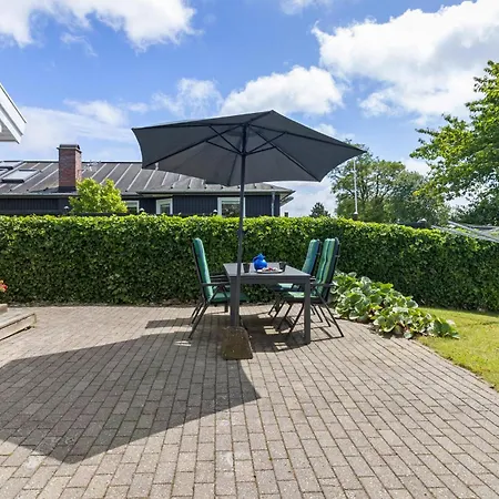 2 Bedroom In * 케르테미네