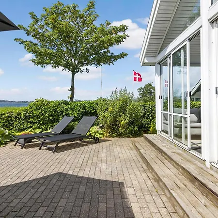 2 Bedroom In 케르테미네